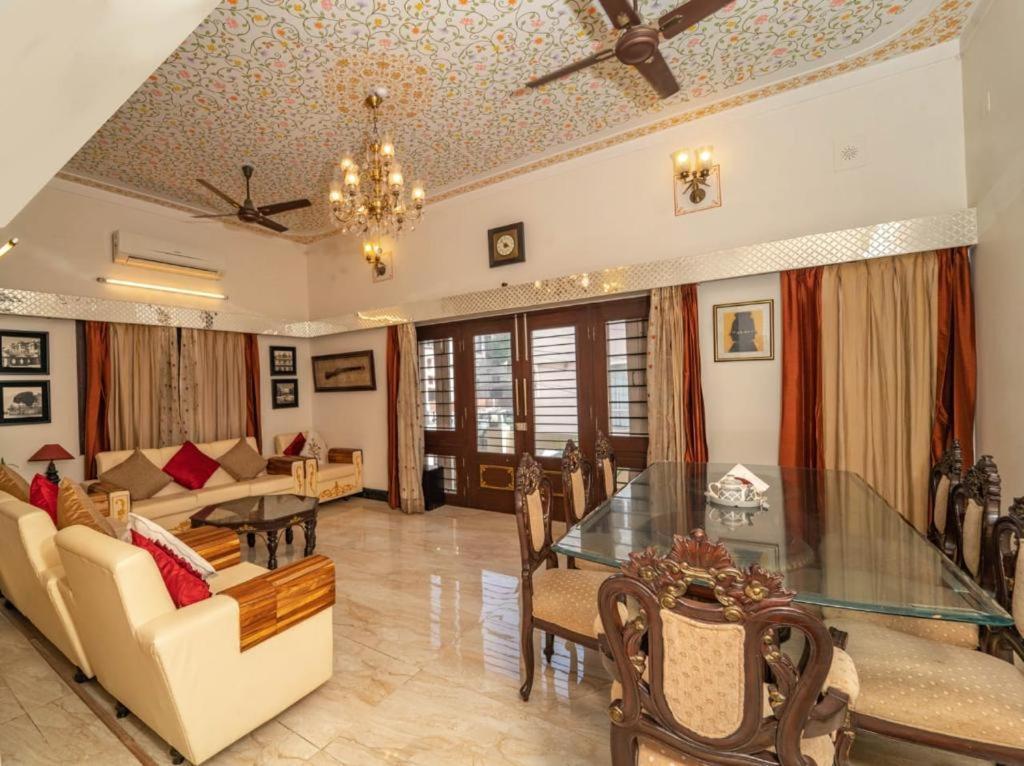 Santosh Villa - The House Of Antiques And Art Udajpur Exteriér fotografie