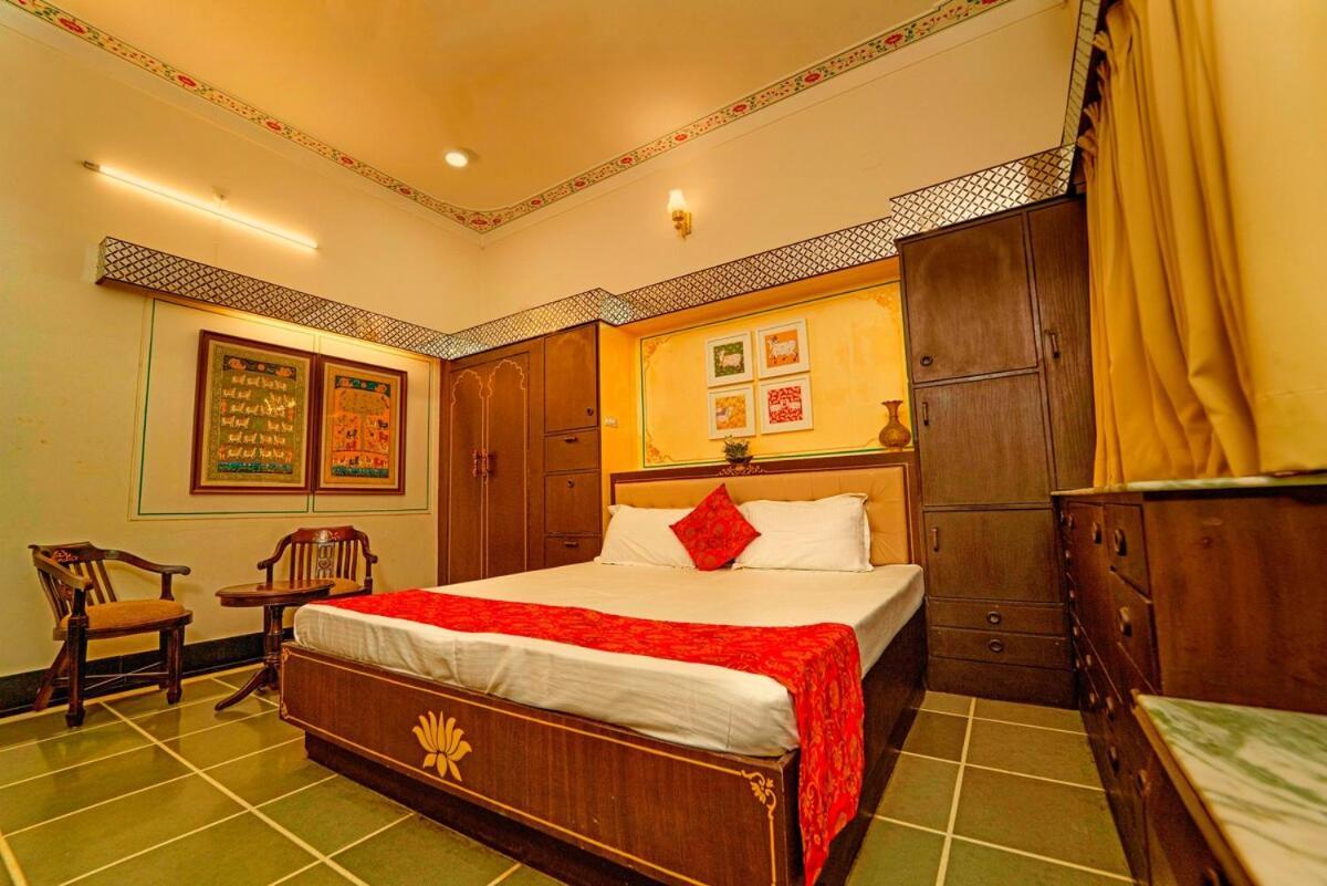 Santosh Villa - The House Of Antiques And Art Udajpur Exteriér fotografie