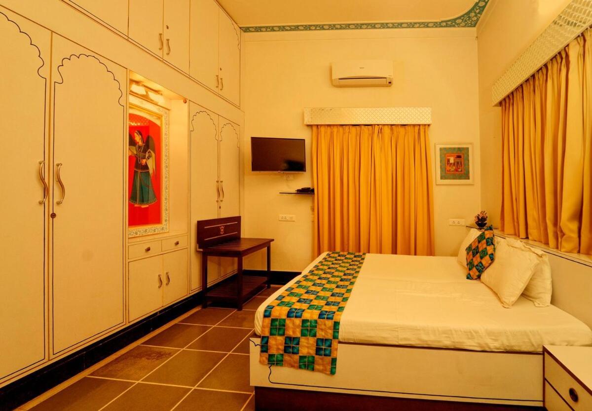 Santosh Villa - The House Of Antiques And Art Udajpur Exteriér fotografie