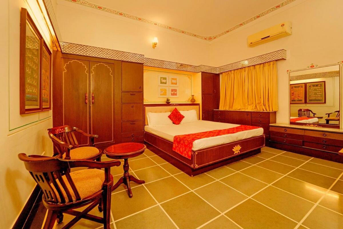 Santosh Villa - The House Of Antiques And Art Udajpur Exteriér fotografie
