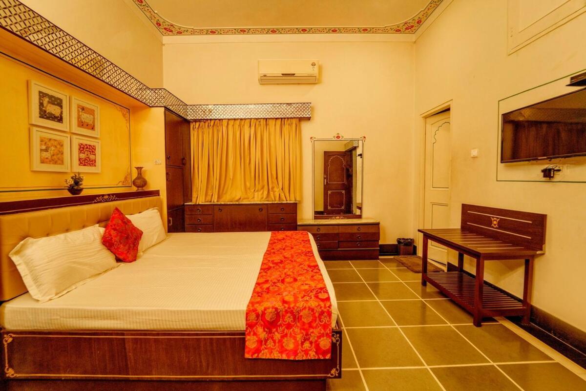 Santosh Villa - The House Of Antiques And Art Udajpur Exteriér fotografie